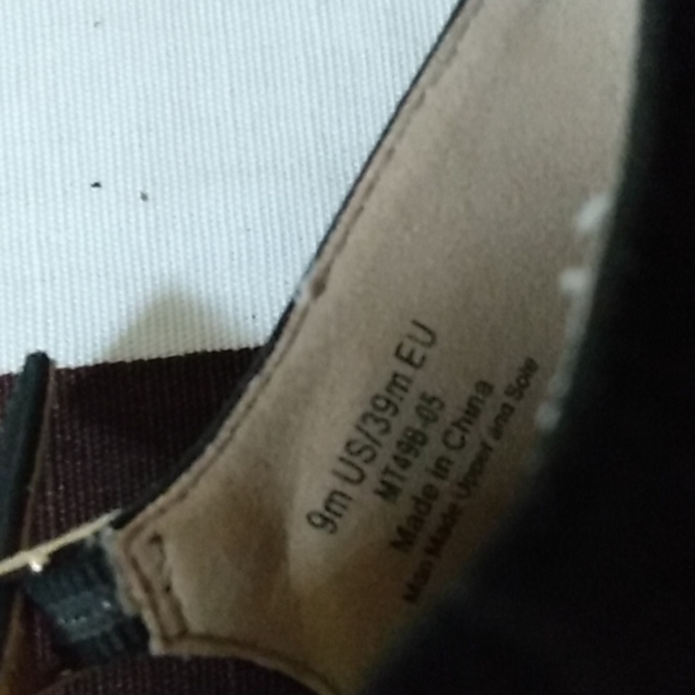 Shoes - Picture 7 of 11